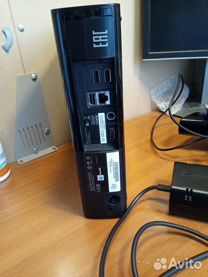 Xbox 360e + kinect + 12 лиц. игр