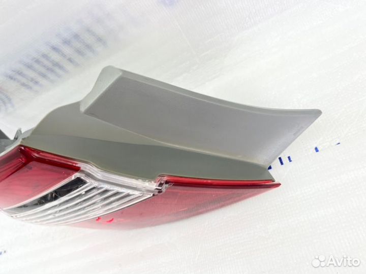 Фонарь наружный задний левый Toyota Camry V50