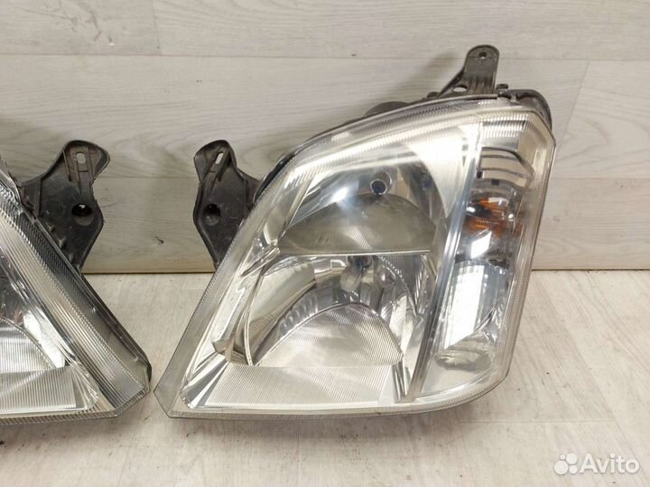 Фары Opel Meriva 2003-2010 Комплект