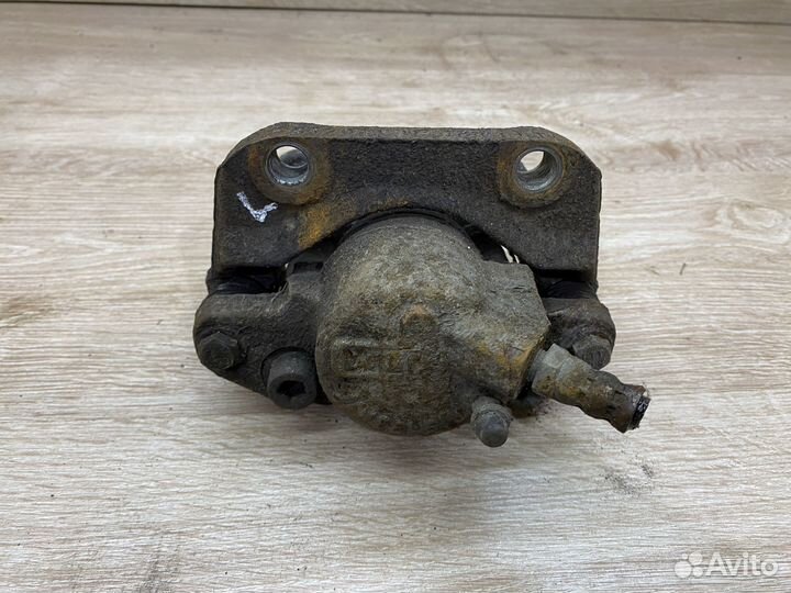 Суппорт передний левый Renault Logan 1 S188