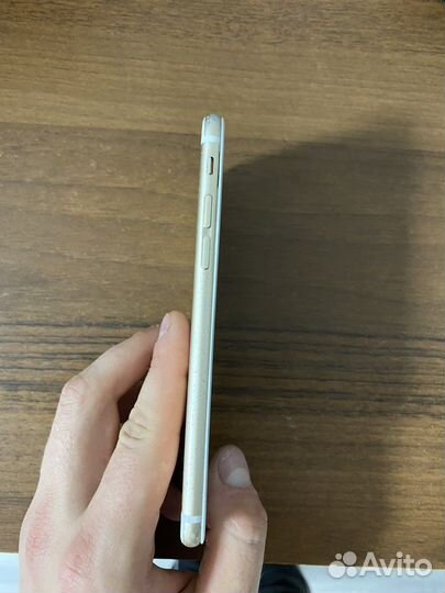 Телефон iPhone 6