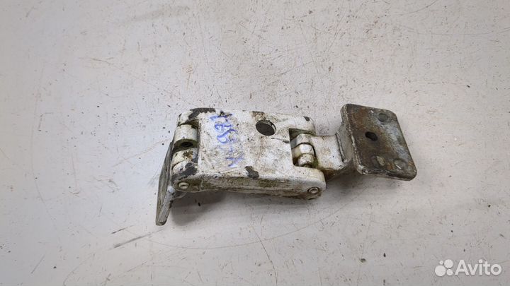 Петля двери левая задняя Mercedes Sprinter