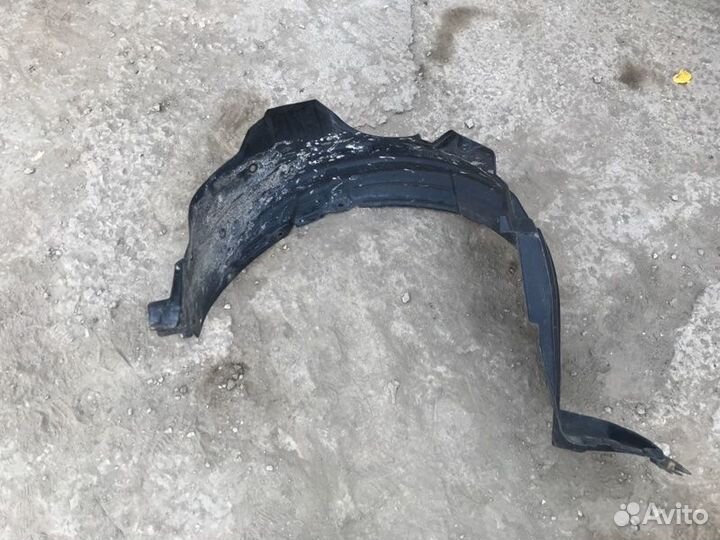 Подкрылок лев. перед. Toyota Funcargo