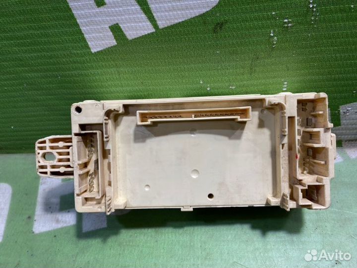 Блок предохранителей салонный Mitsubishi Galant