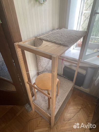 Стеллаж-лазелка и домик для котов