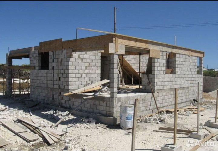 Бригада строителей