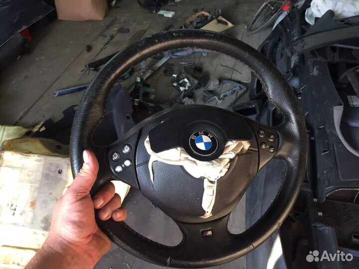 Продам М руль на бмв со стрельнутой подушкой