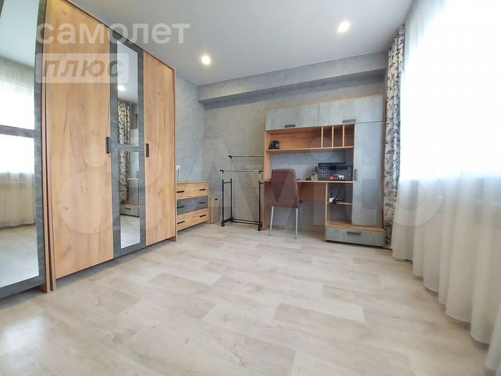 4-к. квартира, 60 м², 5/5 эт.