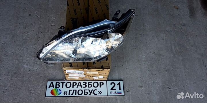 Фара левая Toyota Corolla 150 Тойота Королла 150