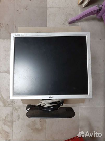 Монитор LG flatron L1718S