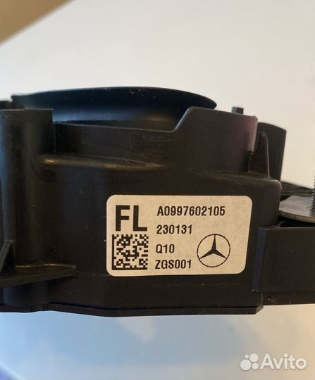 Кронштейн ручки двери A0997602105