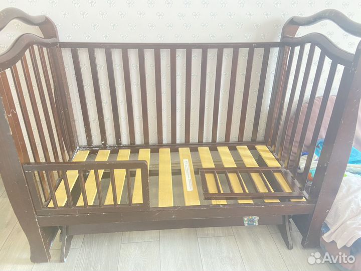 Детская кроватка
