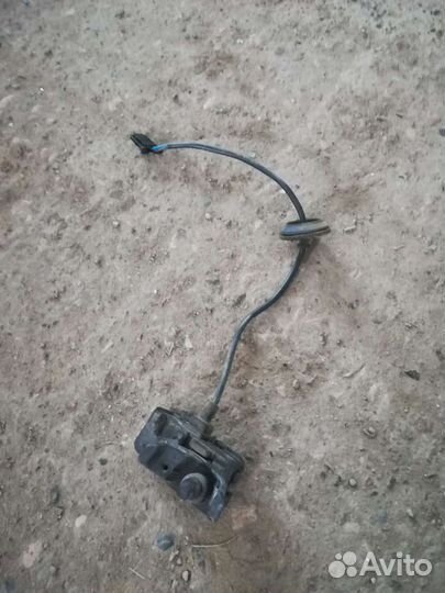 Активатор лючка бензобака VW Polo, Jetta, Rapid