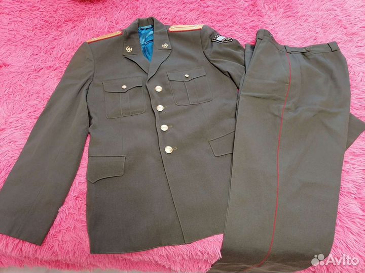 Военный мундир новый: китель и брюки
