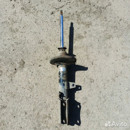 Продам автомобильную стойку