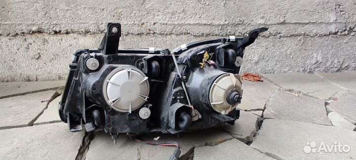 Lexus LX 470 фары