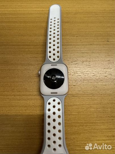 Часы Apple Watch SE 2 44mm