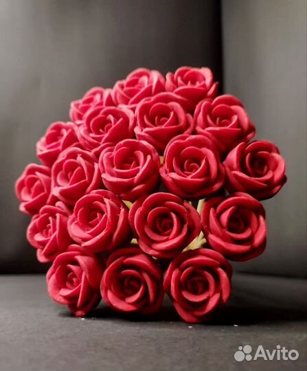 Букет - 19 Красных Роз из Белого Шоколада