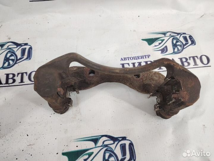 Скоба суппорта переднего Peugeot 308 I (2007—2011)