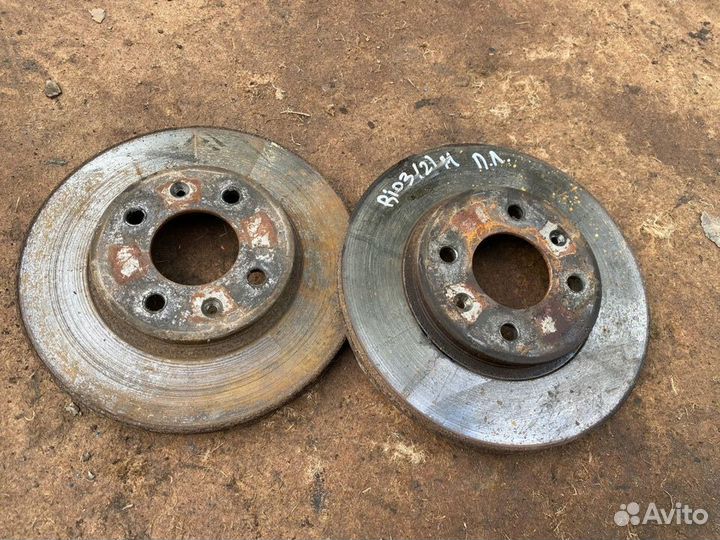 Диск тормозной передний Kia Rio 3 Hyundai Solaris