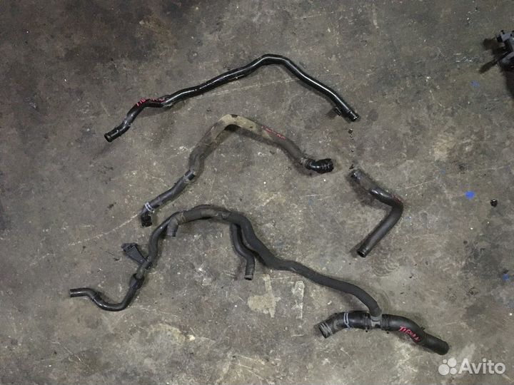 Патрубок системы охлаждения (Volkswagen Tiguan)