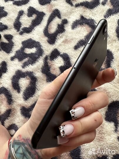 Телефон iPhone 7 32gb