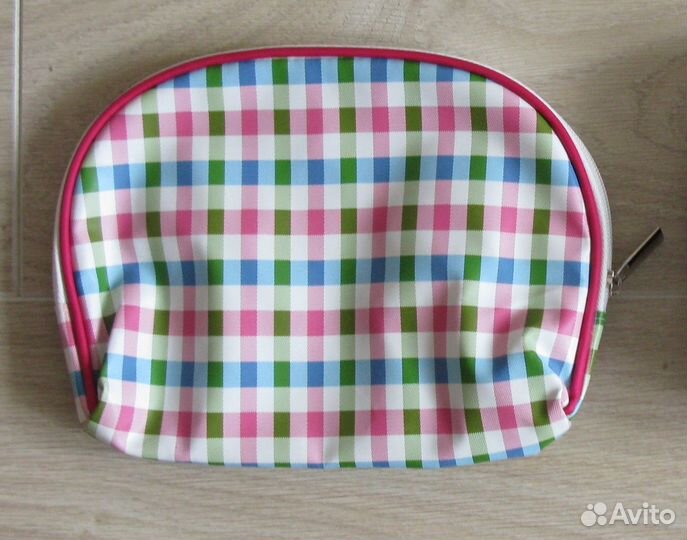 Женская сумочка-косметичка на молнии