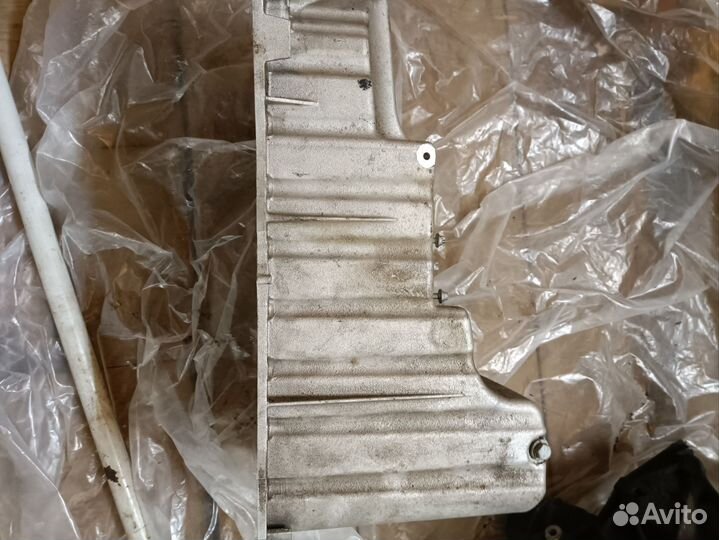 Поддон двигателя Мерседес спринтер 646 мотор