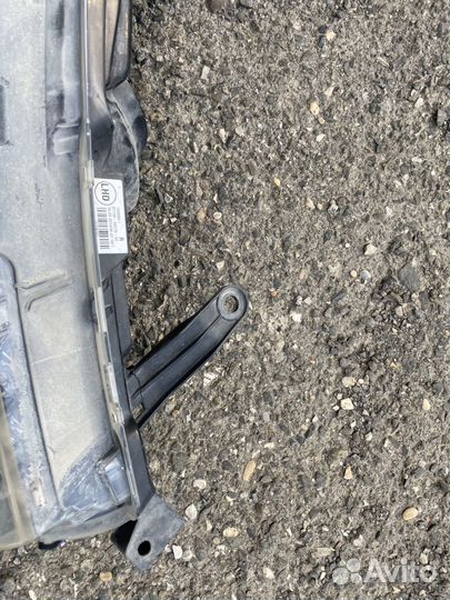 Фара пр. на toyota corolla E180 оригинал 2013 г.в