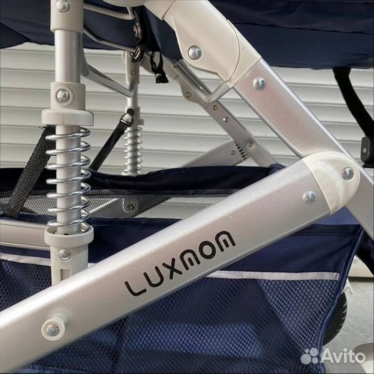 Прогулочная коляска Luxmom