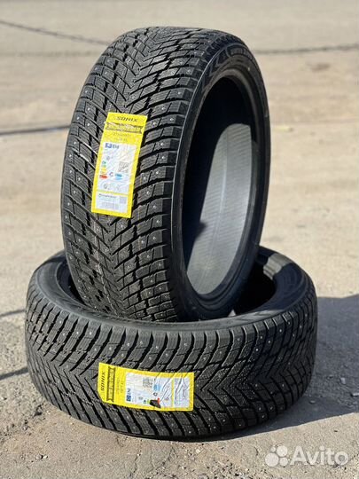 Sonix Winter Xpro Studs 69 245/40 R20 139T