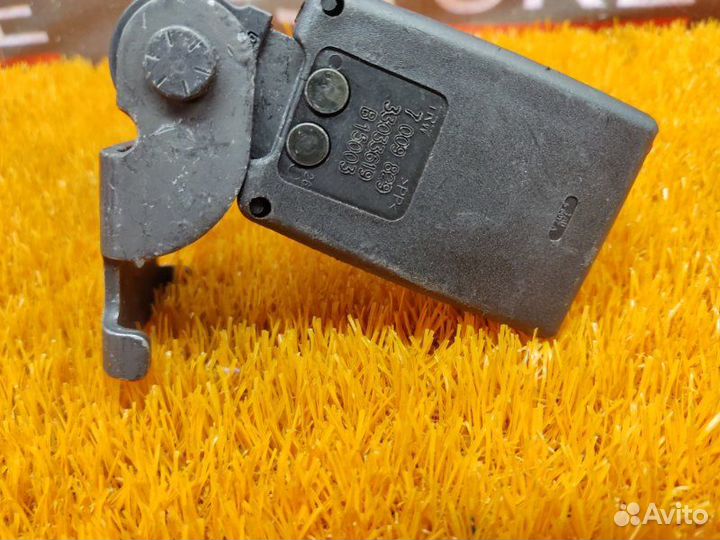 Замок ремня безопасности задний левый Bmw 6-Series