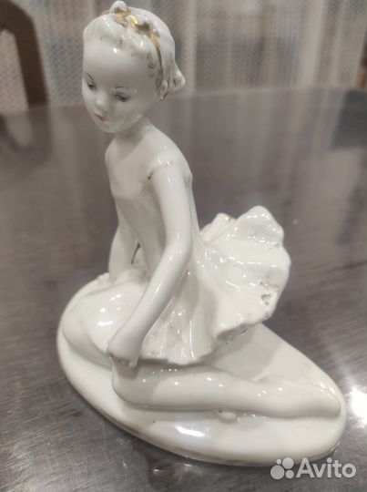 Статуэтка юная балерина