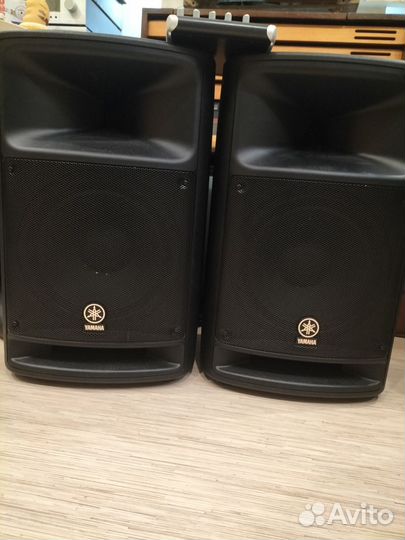 Колонки Yamaha msr 400 и микшер Behringer