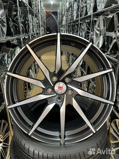 Диски литые R19 5*114.3 Vossen спортивный стиль