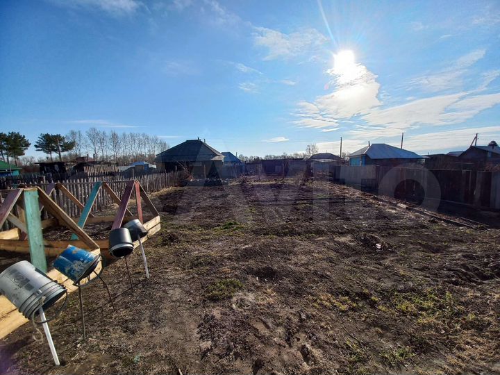 Дом 27,6 м² на участке 5,6 сот.