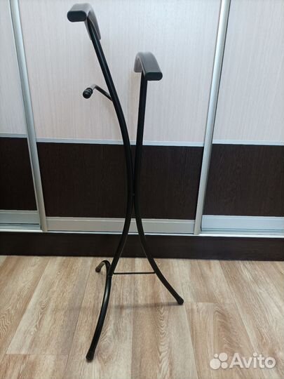Вешалка для одежды напольная металлическая