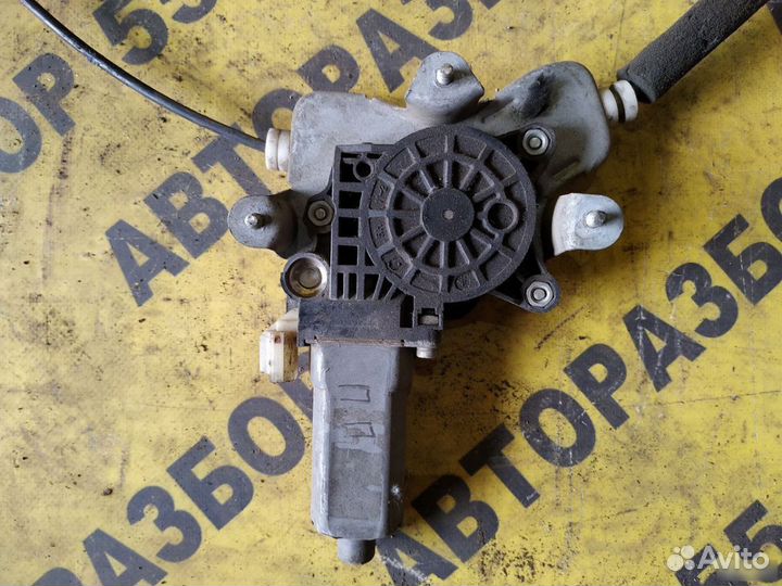 Hyundai Sonata 5 Стеклоподъемник передний правый