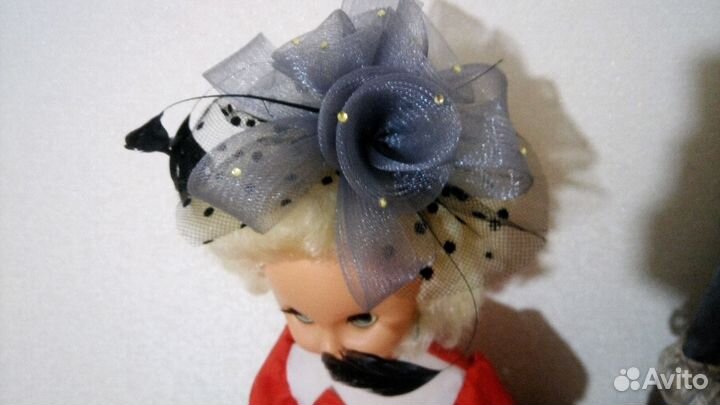 Ободок из фатина с перьями