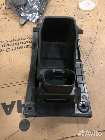 Бардачок Ford Mondeo 4