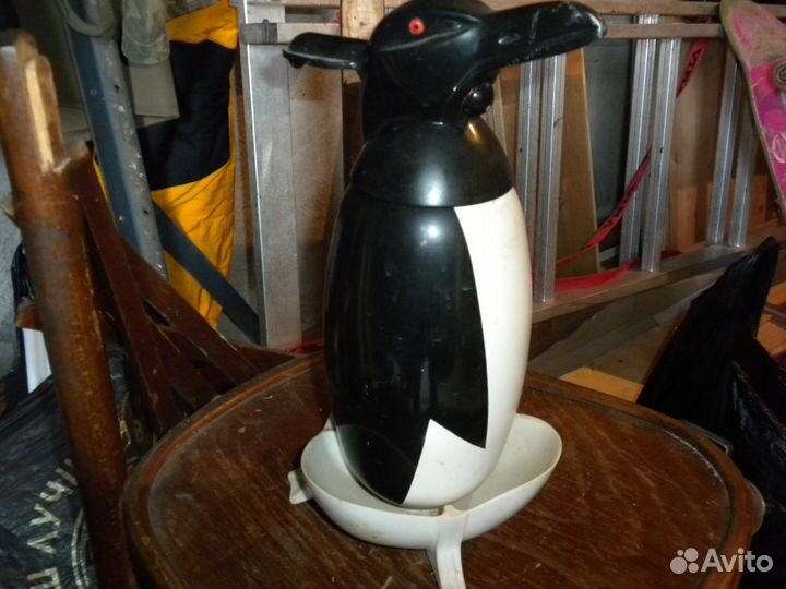 Сифон в форме пингвина