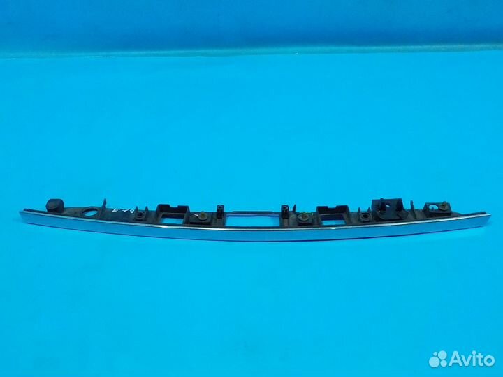 Накладка крышки багажника mercedes-benz C-class (W