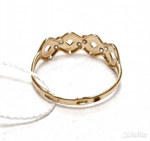 Золотое кольцо с камнем 15,5р