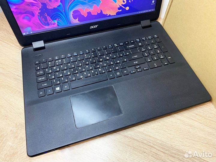 Ноутбук Acer 17.3 4 ядра / 8GB / SSD