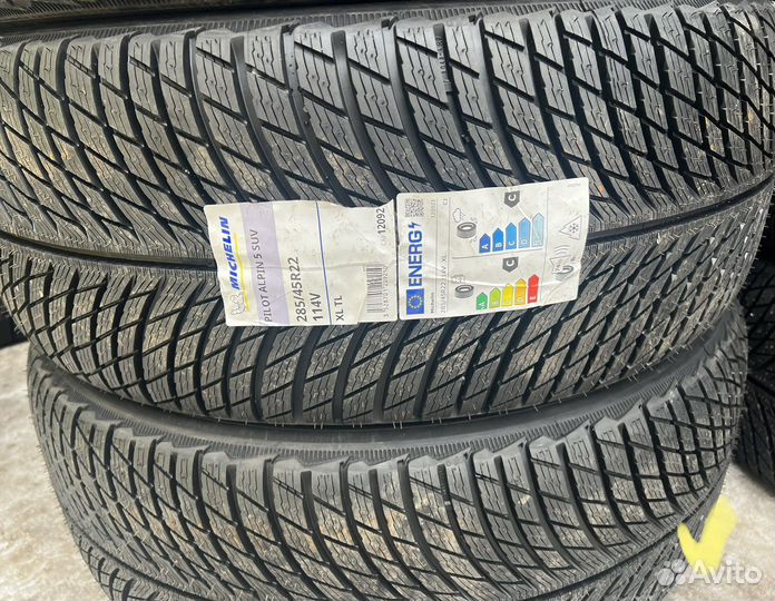 Michelin Pilot Alpin 5 SUV 325/40 R22 и 285/45 R22