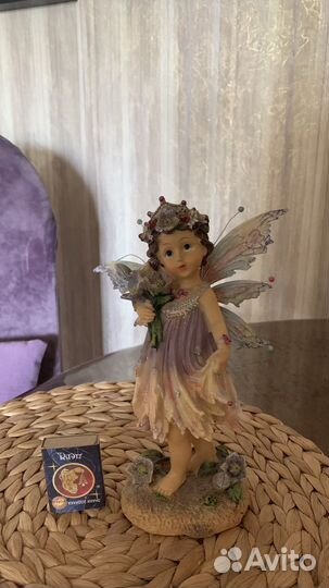 Статуэтки разные и подсвечники