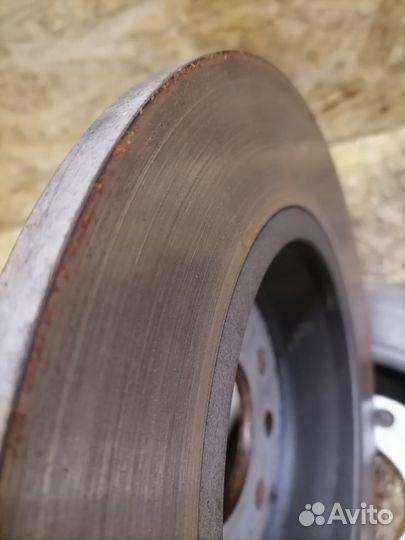 Диск тормозной задний Volkswagen Passat B7