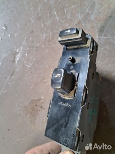 Кнопка стеклоподъёмника передний правый Volvo S80