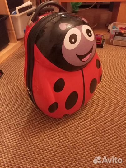 Чемодан на колесах детский