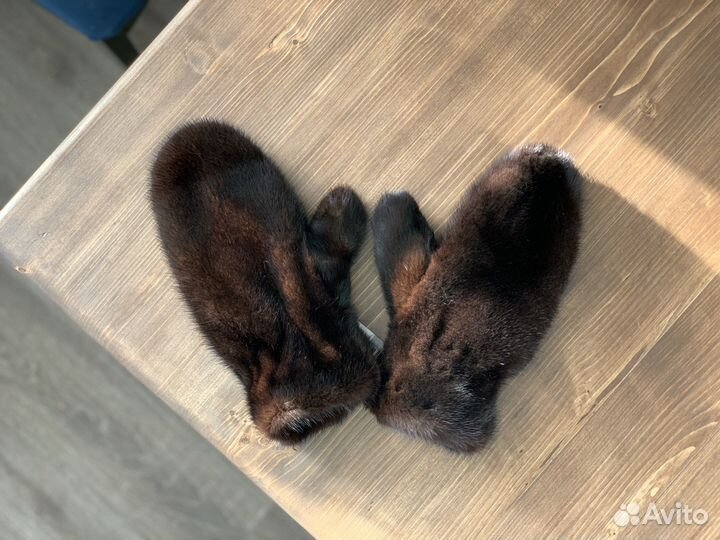 Варежки из норки новые